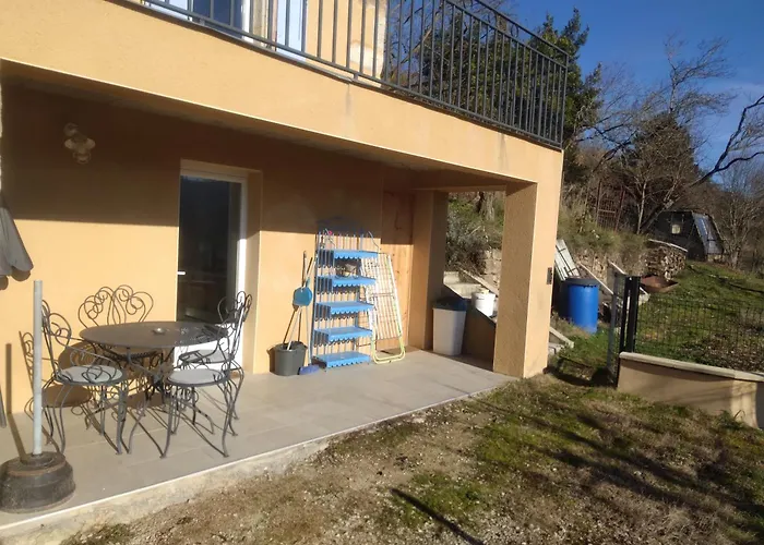 Maison De Vigne Renovee